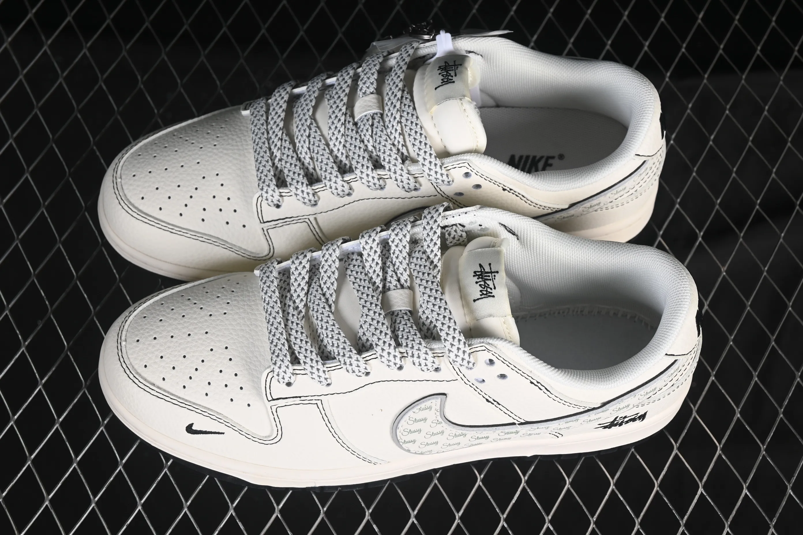 All categories Nk SB Dunk Series Nk SB Dunk Low High-end customized low-top sneakers Nike SB Dunk Low Stusi co-branded beige black line gray silver high-end customized low-top casual sneakers HH7518-097